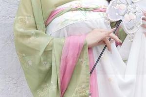 秀人网 - 风景尤美的全套婚纱图片，竟然让我想到大海