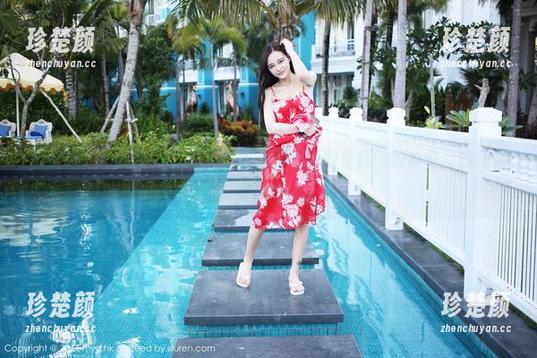 美媛馆 - vetiver嘉宝贝儿的礼服在原图里真的好神奇，像是在变换乾坤