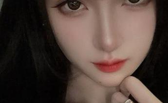 选了黑色，腐团儿Ikaros的cos，能不能找到个好看的光线？