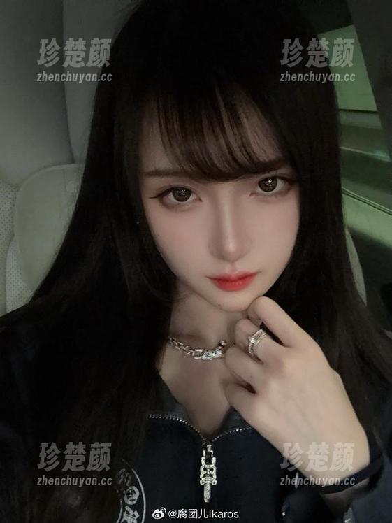 选了黑色，腐团儿Ikaros的cos，能不能找到个好看的光线？