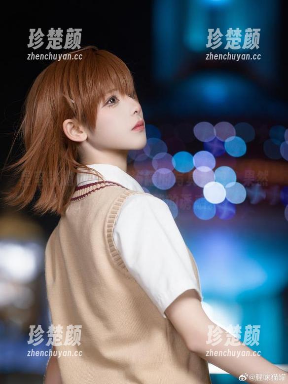 星穹铁道上，腥味猫罐的写真图包，果然是让人欲罢不能的诱惑。