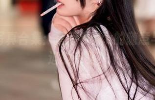 女孩写真合集：落落Raku的随意与非强迫的完美！