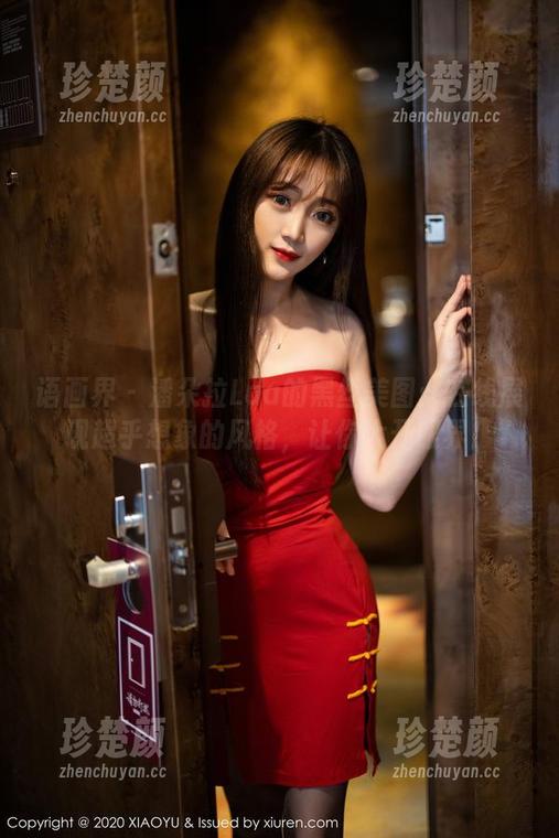 语画界-潘朵拉Laa 语画界 - 潘朵拉Laa的黑丝美图:在线展现超乎想象的风格,让你大开眼界!
