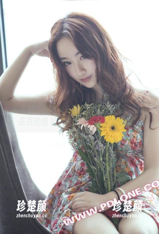 轰趴猫 - Ellie艾栗栗的婚纱合集：白色是我的最爱，但你别想早晨敷面膜！