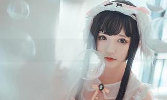 这不，铁板烧鬼舞w又来上演高清图册，窥探玉藻前的小把戏