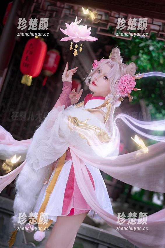 在露儿大魔王的伊芙琳合集里，分享的不只是照片还有氛围