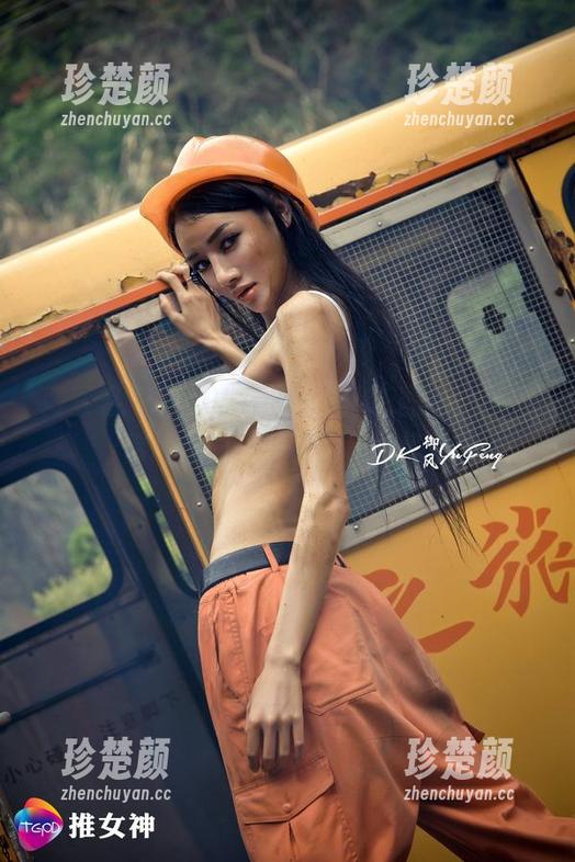 青豆客 - 梦娜Vanessa黑色图集，黑到你心底的那种资源，你懂的