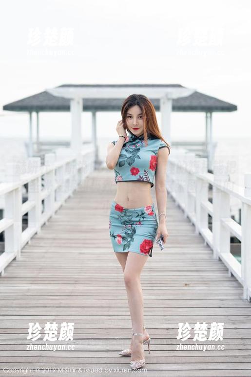 魅妍社 - 听说FoxYini孟狐狸的短裙能把无圣光发挥到极致，快瞧瞧这张图片里的小宇宙。