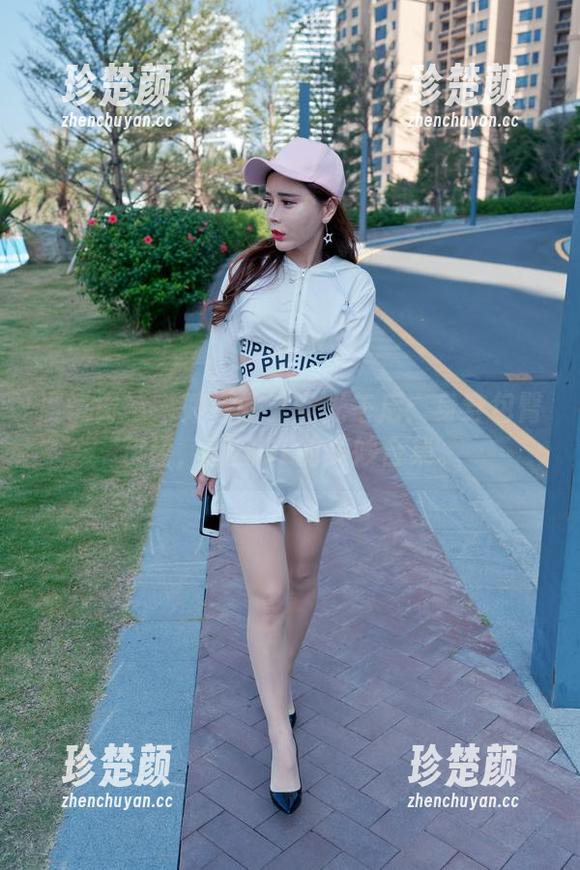 魔镜街拍 - 婷婷的无圣光午后：身穿包臀灰裙，薄丝OL的美妙合集。